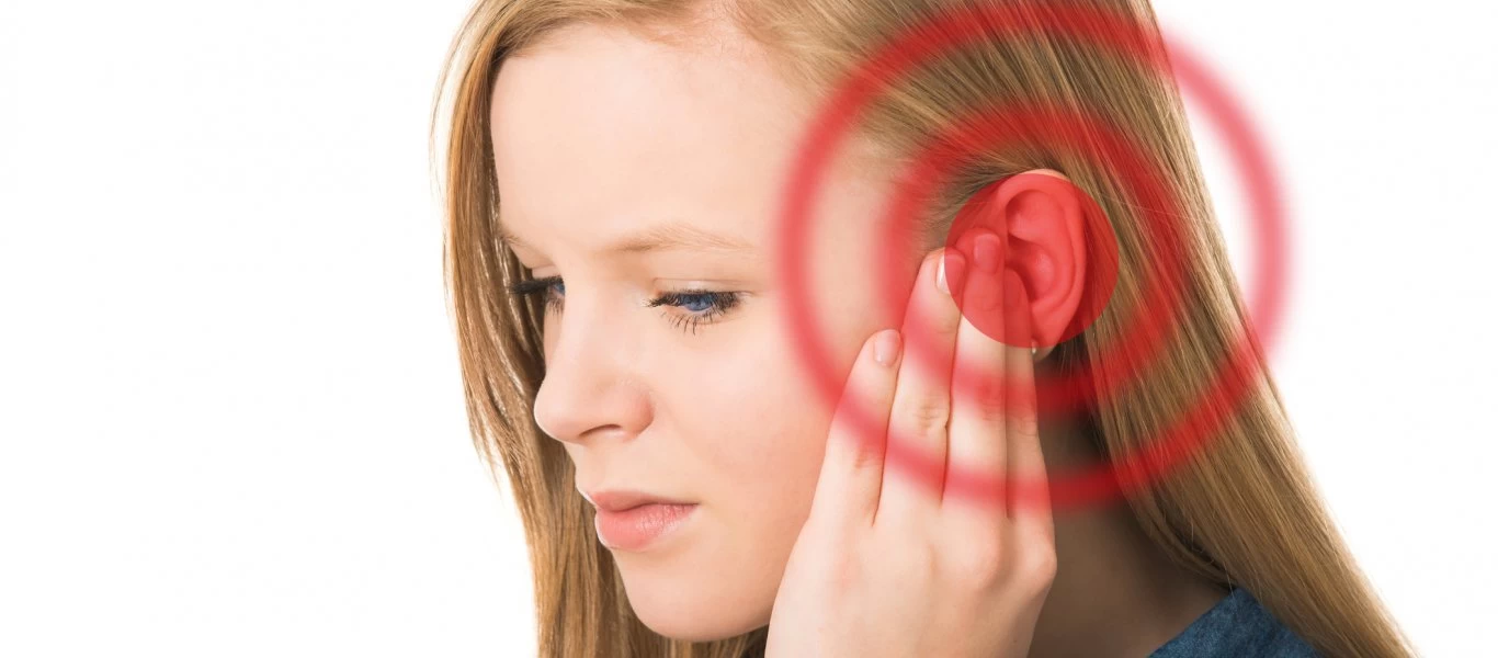 Εμβοές: Τι είναι το «κουδούνισμα» στα αυτιά και ποια τα αίτια πρόκλησης